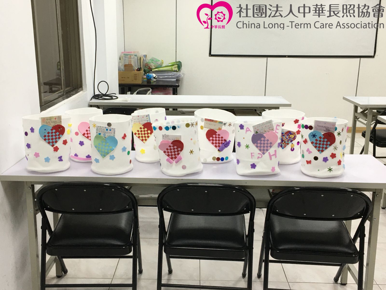 中華長照協會 當我們幼在一起 偏鄉弱勢兒童快樂陪伴公益計畫 愛意盈溢的母親節,將禮物獻給最愛的家人 服務花絮2 中華長照協會 當我們幼在一起 偏鄉弱勢兒童快樂陪伴公益計畫 愛意盈溢的母親節,將禮物獻給最愛的家人 服務花絮2