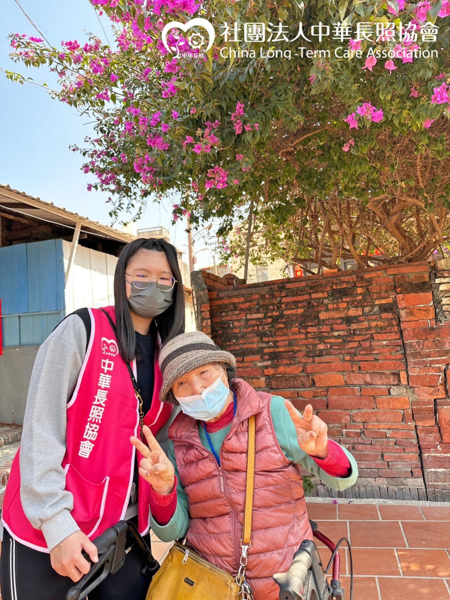獨居老人照護計畫 嘉義爺奶歡喜作伙出遊去 台南鹽水一遊服務花絮3 獨居老人照護計畫 嘉義爺奶歡喜作伙出遊去 台南鹽水一遊服務花絮3