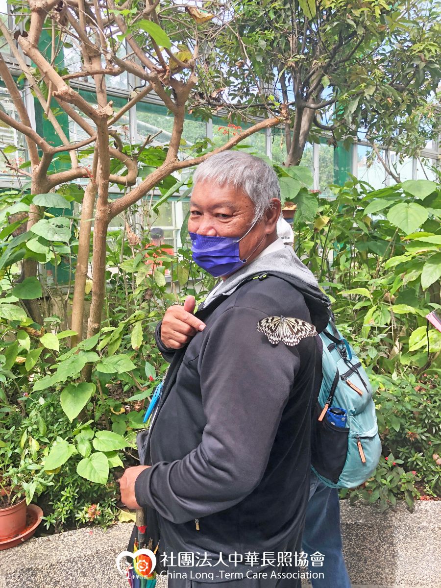 中華長照協會 關懷獨居老人照護計畫 走過疫情,獨老出遊平安樂陶陶 服務花絮1 中華長照協會 關懷獨居老人照護計畫 走過疫情,獨老出遊平安樂陶陶 服務花絮1